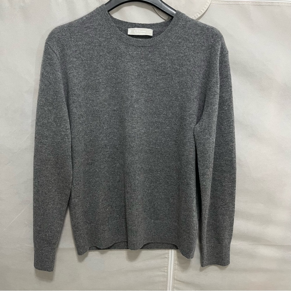 Everlane Women's Gray Crewneck Sweater